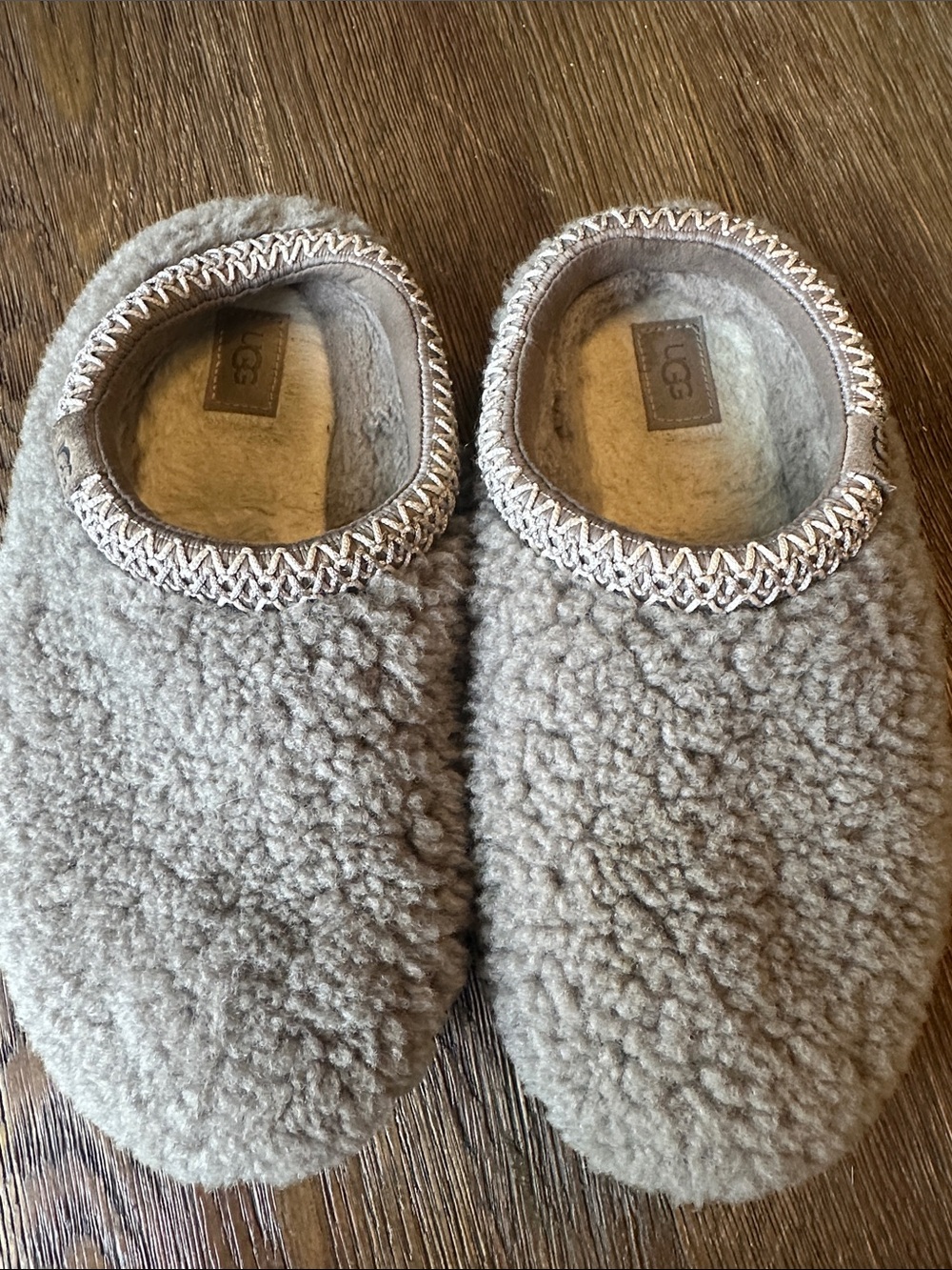 UGG Women's/ Kids Maxi Tazz Curly Plush Shearling Slip-On Slippers Grey size 5